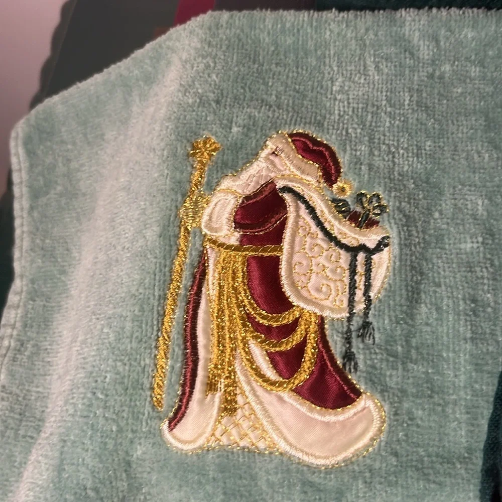 Vintage 1990s Christmas Velvet Green Embroidered Santa Claus Towels Set of 3 - Picture 4 of 14